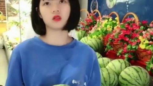 娱乐吃瓜酱姐姐打弟弟,酱姐姐怒打弟弟,揭秘背后真相