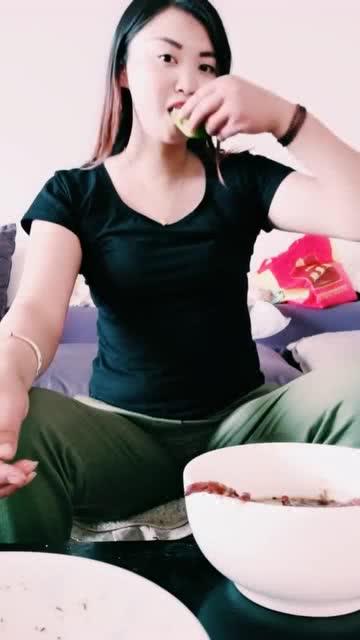 娱乐吃瓜酱沙发视频,揭秘幕后花絮,带你走进明星私生活