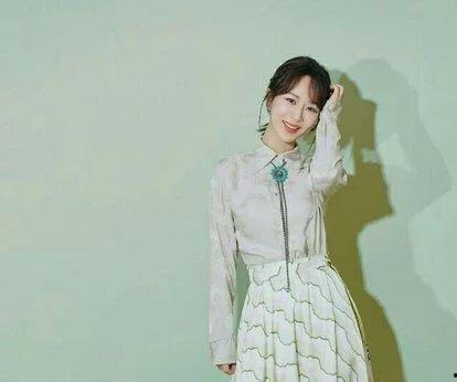 娱乐吃瓜姐杨紫,娱乐圈的“吃瓜女王”